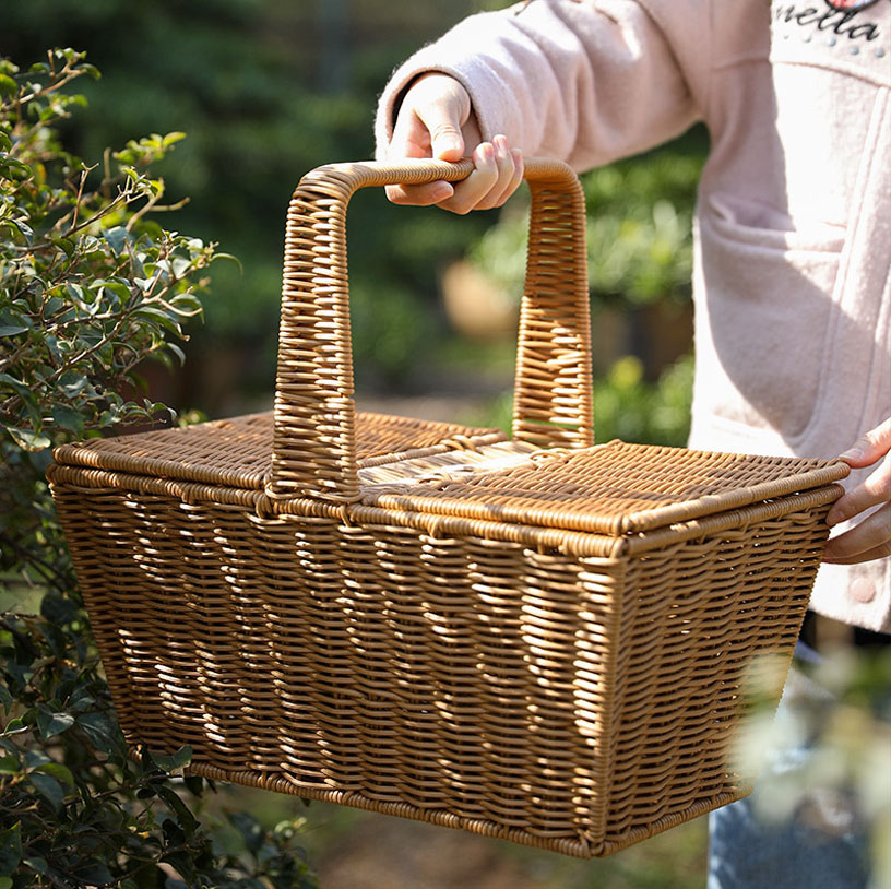 Plastic Rattan Storage Basket Outdoor Picnic Basket With Cover