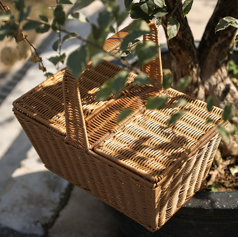 Plastic Rattan Storage Basket Outdoor Picnic Basket With Cover