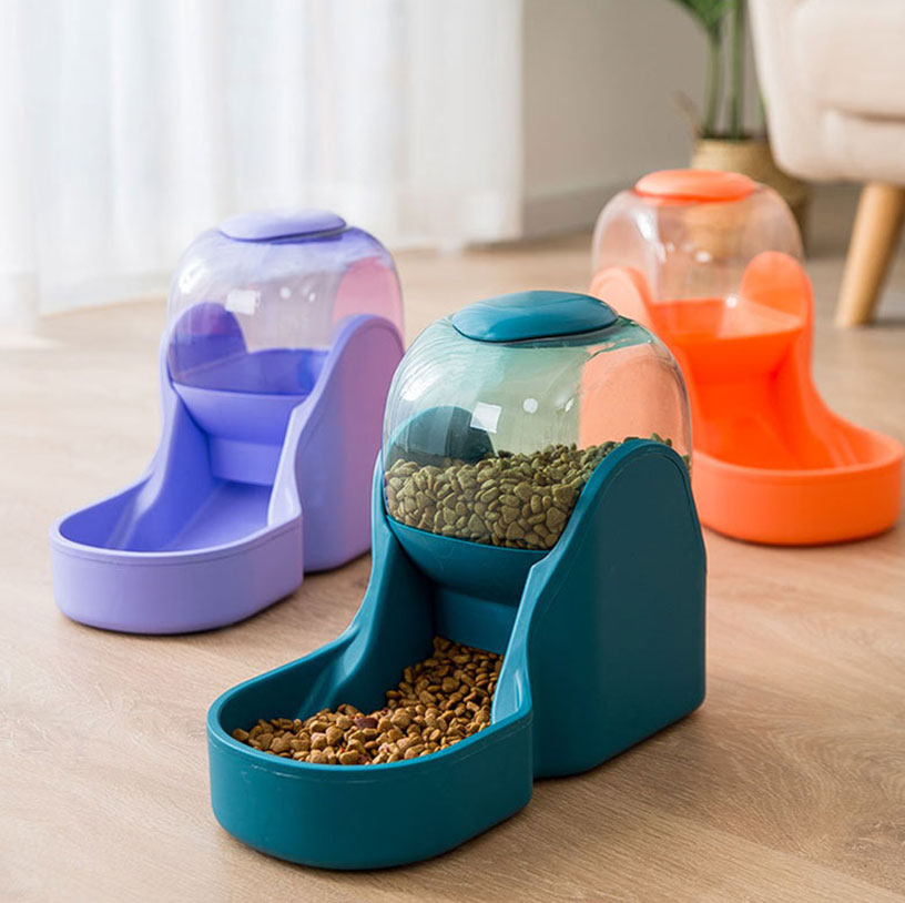 High-capacity Pet Water Feeder