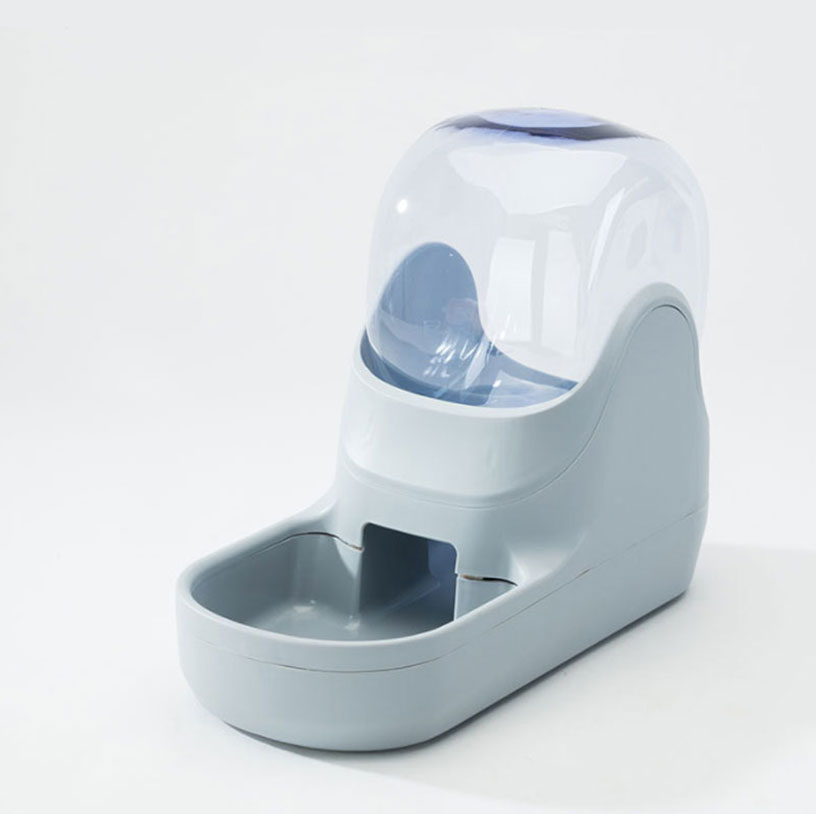 High-capacity Pet Water Feeder