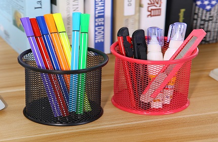 Single Pen Holder Metal Pen Stand Accessoires Decoration Gift Square Pen  Holder Base Pen Holder for Games Desktop Students and Office Adults , red 